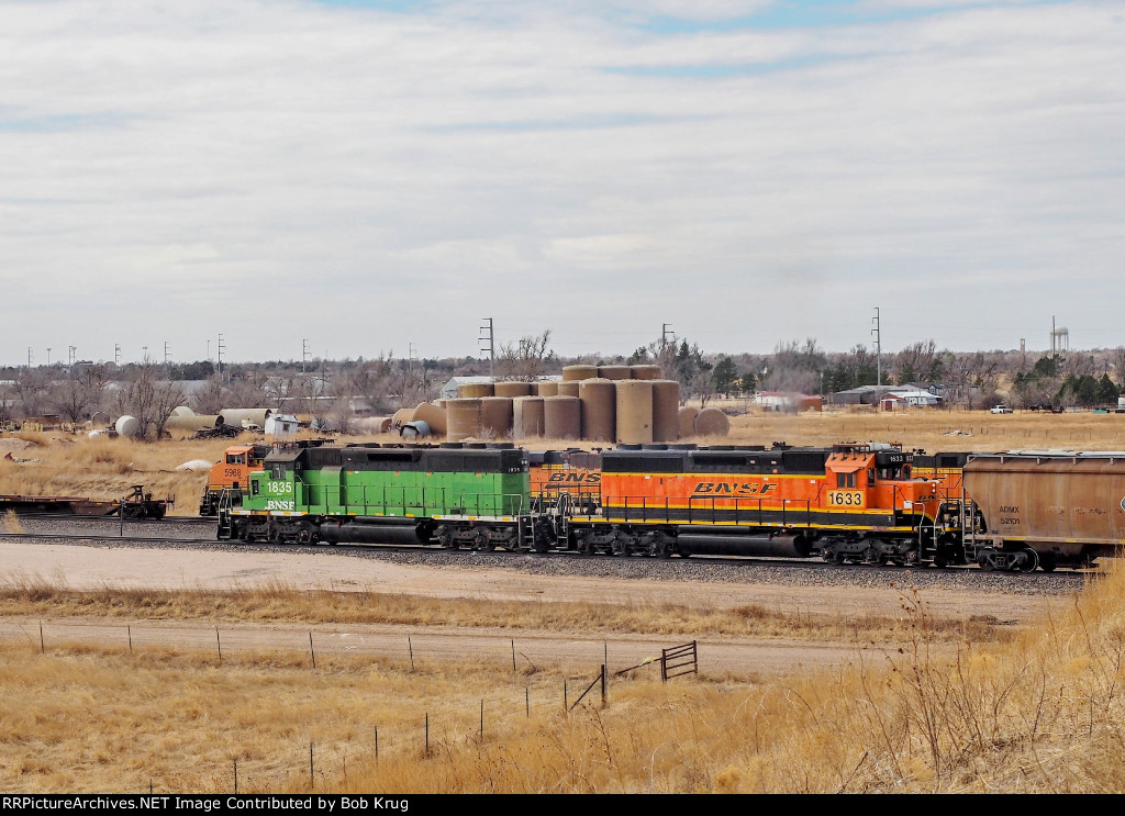 A pair of SD-40's work the yard job in Pampa, TX